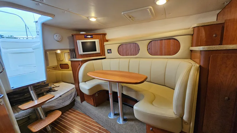 Slide: The Image of Rinker 320 Express Cruiser 2006 - 22