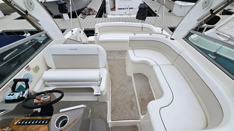 Slide: The Image of Rinker 320 Express Cruiser 2006 - 6