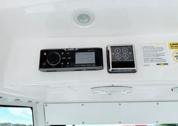 Slide: The Image of Everglades 335 Center Console 2018 - 13