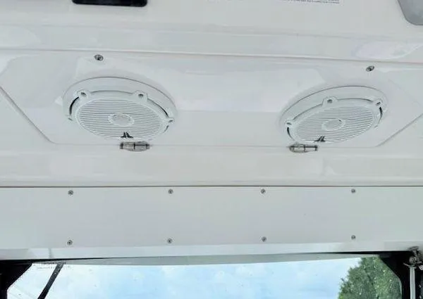 Slide: The Image of Everglades 335 Center Console 2018 - 14