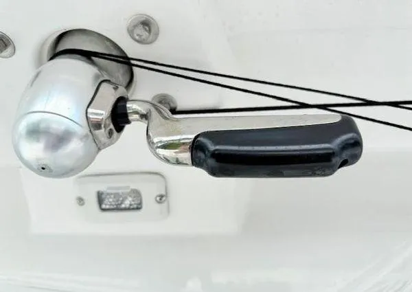 Slide: The Image of Everglades 335 Center Console 2018 - 8