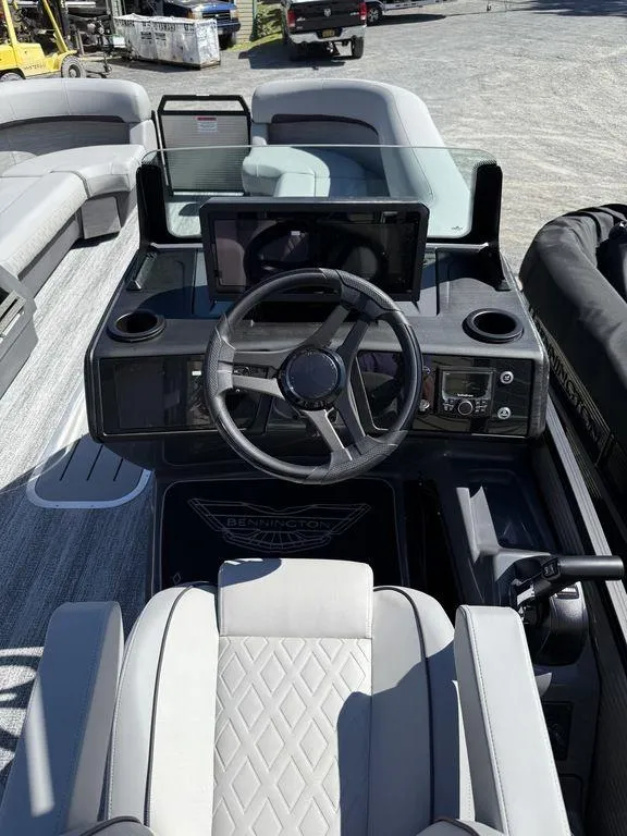 Slide: The Image of 2026 Bennington M Swingback 24 MSB boat seat with fire extinguisher and cup holder. - 16