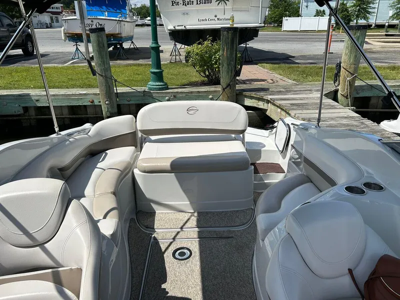 Slide: The Image of Crownline Boats 286 SC 2011 - 18