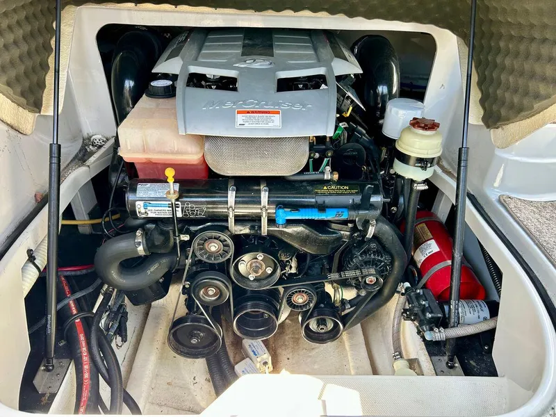 Slide: The Image of Crownline Boats 286 SC 2011 - 21