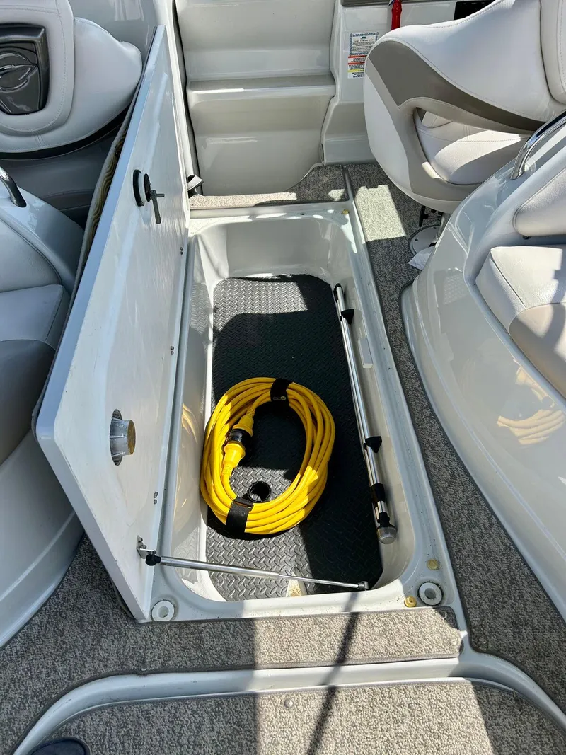 Slide: The Image of Crownline Boats 286 SC 2011 - 23