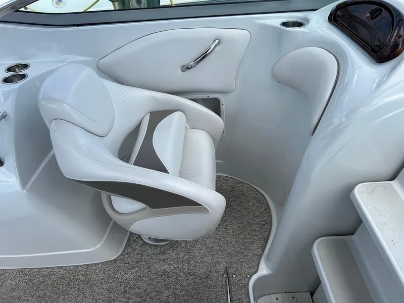 Slide: The Image of Crownline Boats 286 SC 2011 - 6