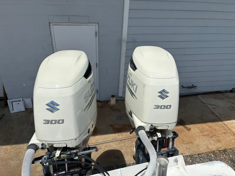 Slide: The Image of Stamas 320 Express with 2020 outboards 2005 - 10