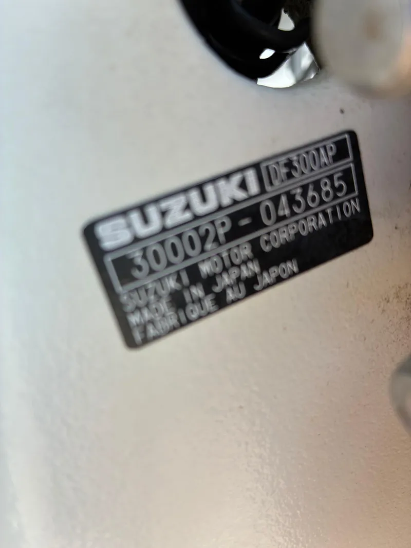 Slide: The Image of Stamas 320 Express with 2020 outboards 2005 - 5