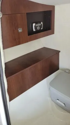 Slide: The Image of Robalo R227 2018 - 7