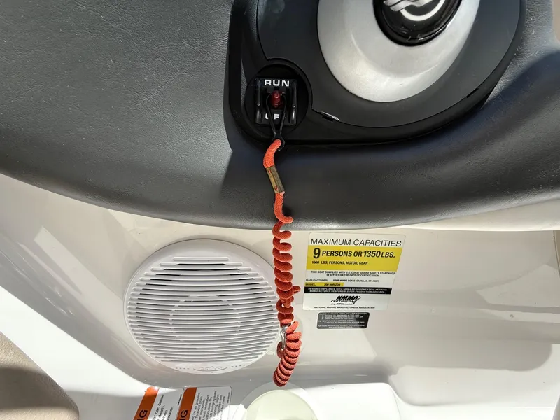 Slide: The Image of Four Winns 200 Horizon LE 2005 - 16