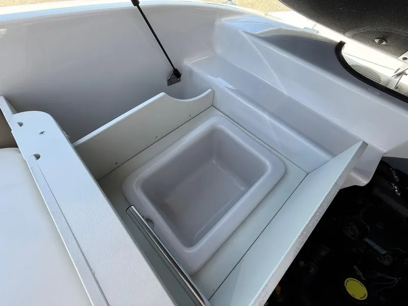 Slide: The Image of Four Winns 200 Horizon LE 2005 - 20