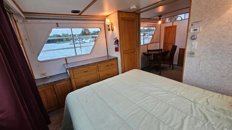 Slide: The Image of Gibson 50 Classic 1981 - 12