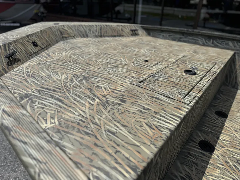 Slide: The Image of Tracker Grizzly 1860 CC 2026 - 7