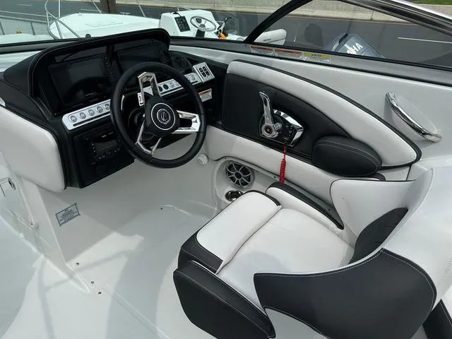 Slide: The Image of Crownline Boats 290 XSS 2024 - 4
