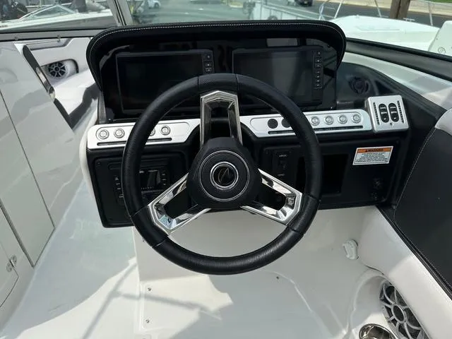 Slide: The Image of Crownline Boats 290 XSS 2024 - 5