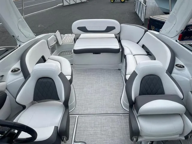 Slide: The Image of Crownline Boats 290 SS 2024 - 10