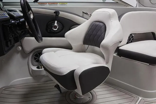 Slide: The Image of Crownline Boats 270 XSS 2024 - 6