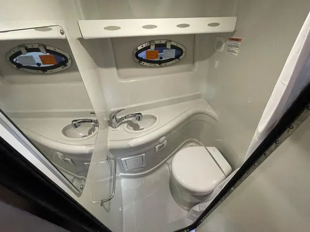 Slide: The Image of Crownline Boats 270 CR 2025 - 10