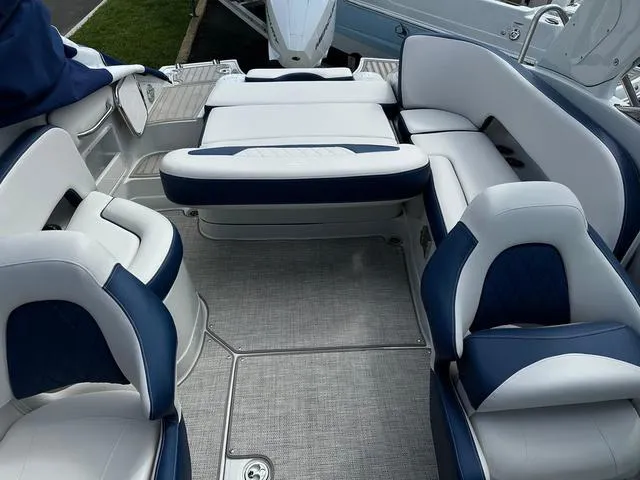 Slide: The Image of Crownline Boats 250 XSS 2024 - 6