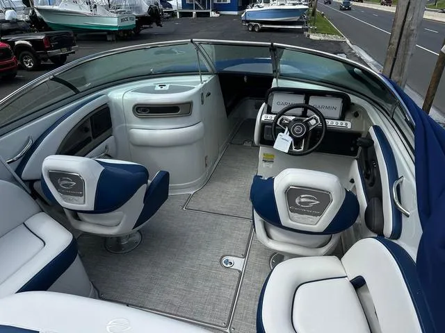 Slide: The Image of Crownline Boats 250 XSS 2024 - 9