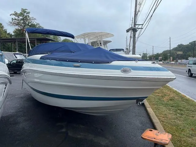 Slide: The Image of Crownline Boats 250 XSS 2025 - 3