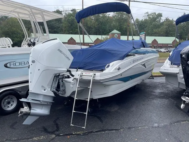 Slide: The Image of Crownline Boats 250 XSS 2025 - 4