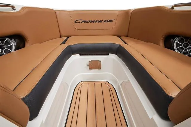 Slide: The Image of Crownline Boats 250 XSS 2025 - 9