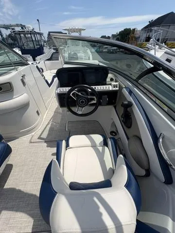 Slide: The Image of Crownline Boats Eclipse E260 XS 2025 - 12