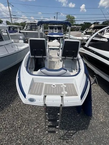 Slide: The Image of Crownline Boats Eclipse E260 XS 2025 - 5