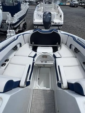 Slide: The Image of Crownline Boats Eclipse E260 XS 2025 - 6