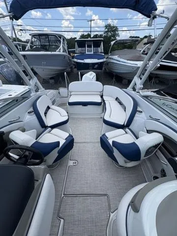 Slide: The Image of Crownline Boats Eclipse E260 XS 2025 - 8