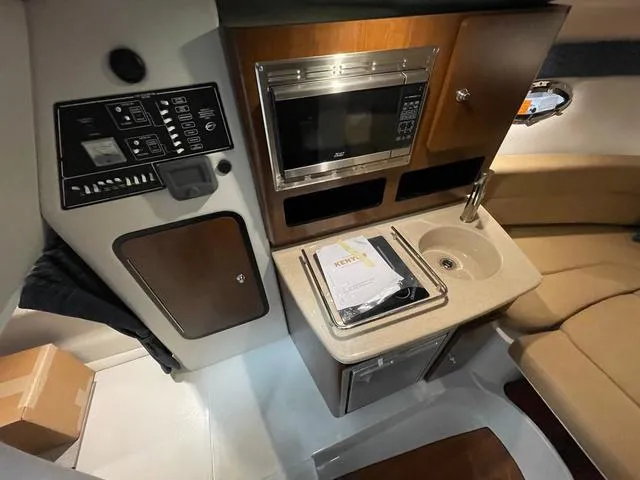 Slide: The Image of Crownline Boats 270 CR 2025 - 10