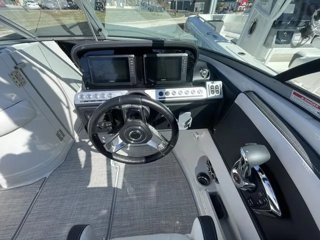 Slide: The Image of Crownline Boats 290 XSS 2025 - 10