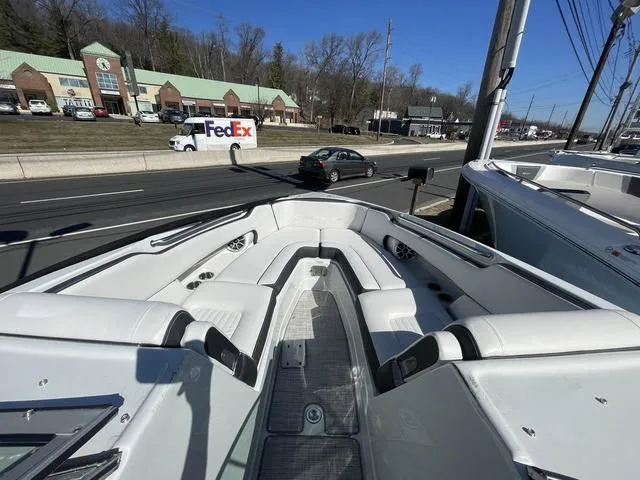 Slide: The Image of Crownline Boats 290 XSS 2025 - 13