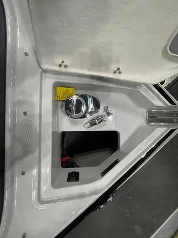 Slide: The Image of Crownline Boats 310 XSS 2025 - 13