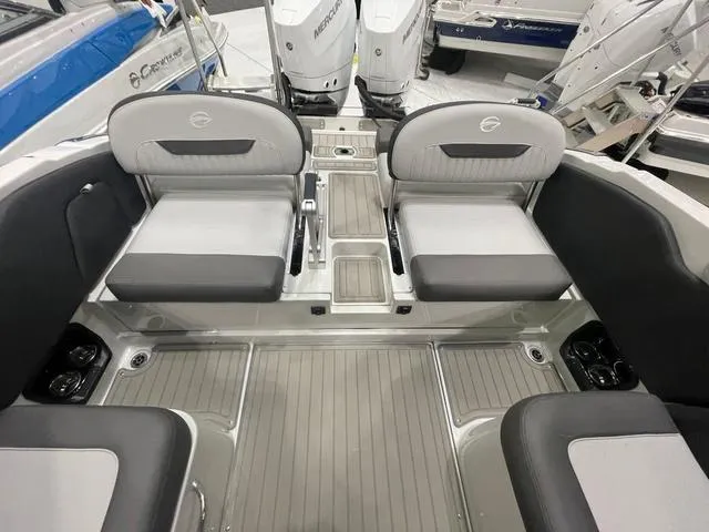 Slide: The Image of Crownline Boats 310 XSS 2025 - 6