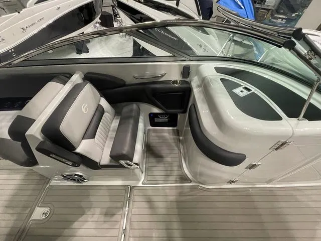 Slide: The Image of Crownline Boats 310 XSS 2025 - 9