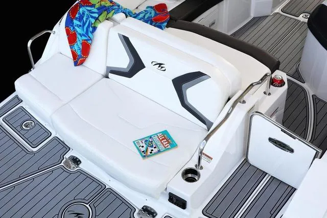 Slide: The Image of Monterey M6 2018 - 26