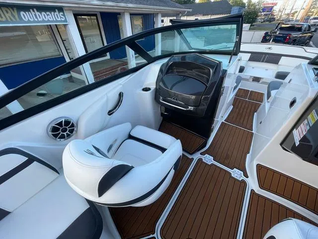 Slide: The Image of Monterey M6 2018 - 8