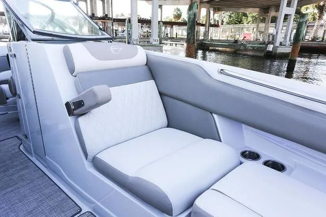 Slide: The Image of Crownline Boats 290 SS 2020 - 21