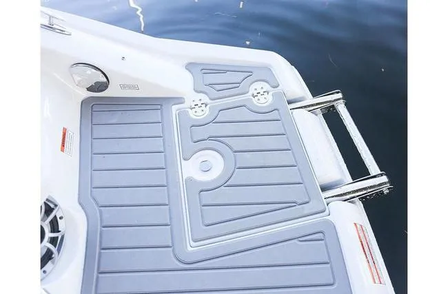 Slide: The Image of Crownline Boats 290 SS 2020 - 29