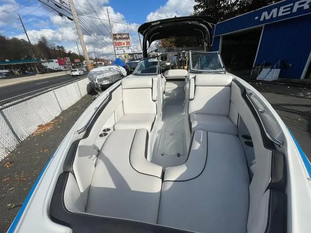 Slide: The Image of Crownline Boats 290 SS 2020 - 8