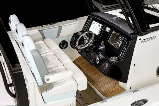 Slide: The Image of Robalo R360 Center Console 2025 - 12