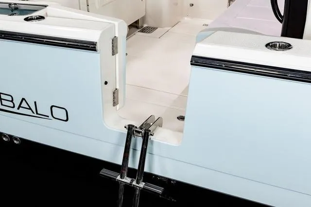 Slide: The Image of Robalo R360 Center Console 2025 - 19