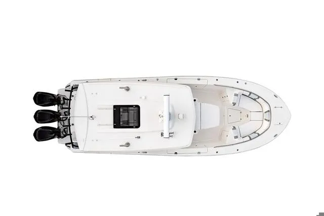 Slide: The Image of Robalo R360 Center Console 2025 - 22