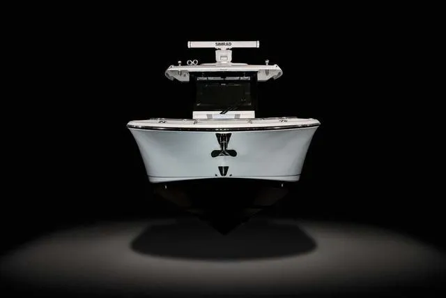 Slide: The Image of Robalo R360 Center Console 2025 - 6
