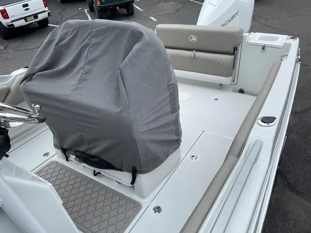 Slide: The Image of Finseeker 230 CC 2024 - 10