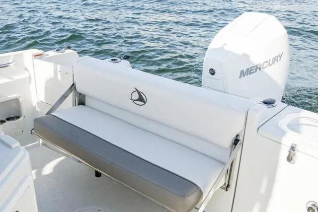 Slide: The Image of Finseeker 230 CC 2024 - 19