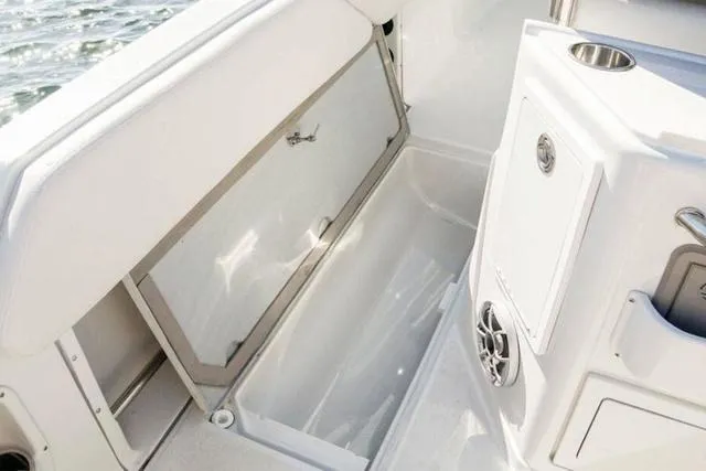 Slide: The Image of Finseeker 230 CC 2024 - 21