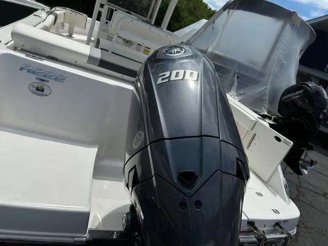 Slide: The Image of Robalo R222 Center Console 2024 - 4